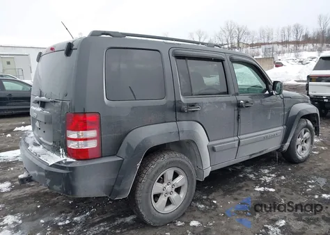 2010 Jeep Liberty Sport z USA, uszkodzony, nr VIN 1J4PN2GK0AW155675